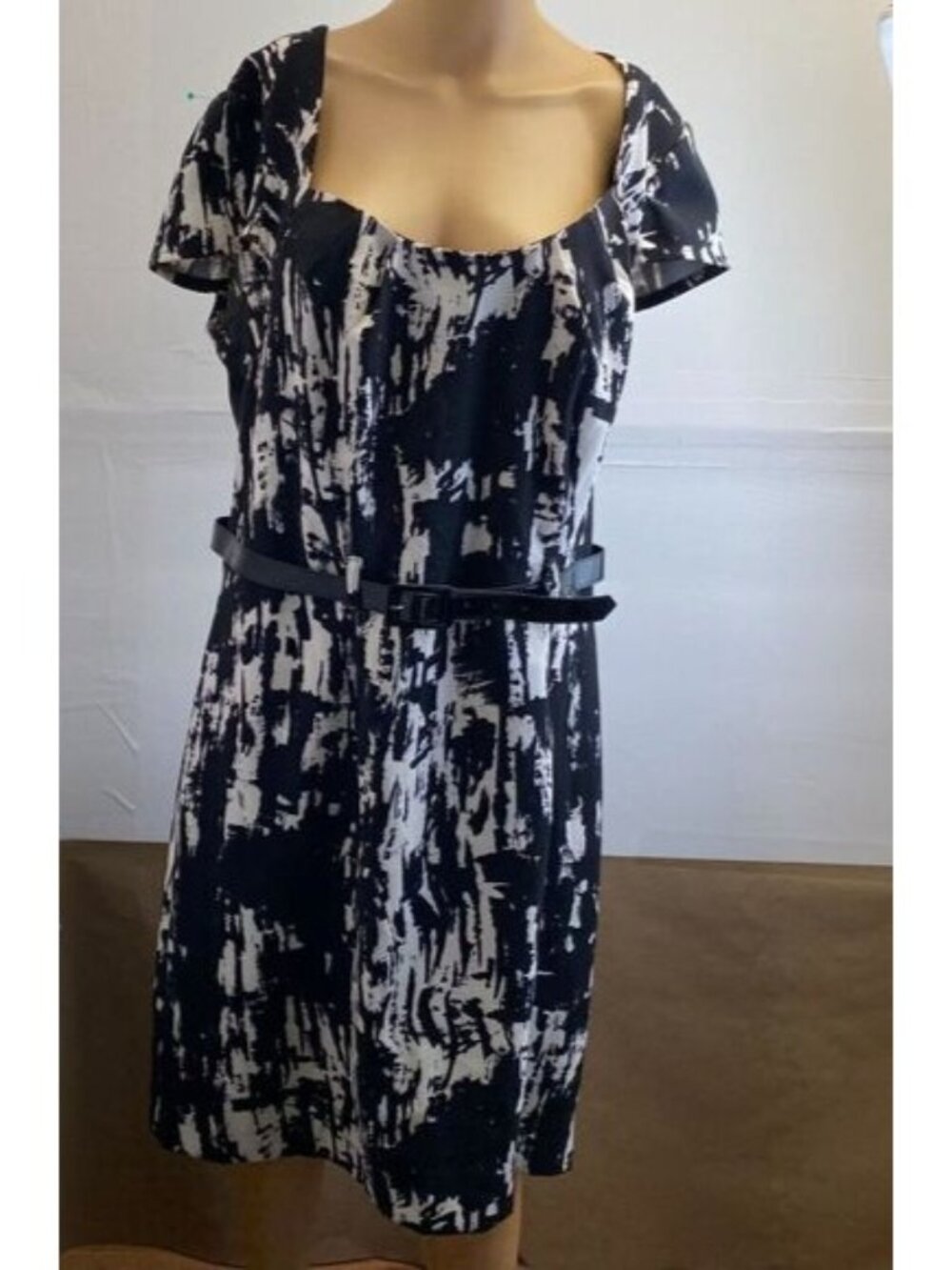 Olivia Matthews Women's Black & White Abstract Print Dress With Belt Size 16W